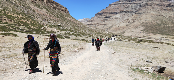 mount kailash peak trek